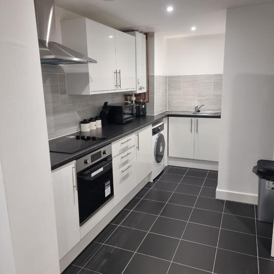 Classic 2 Bed Apartment In Oldkent Road London Exterior foto