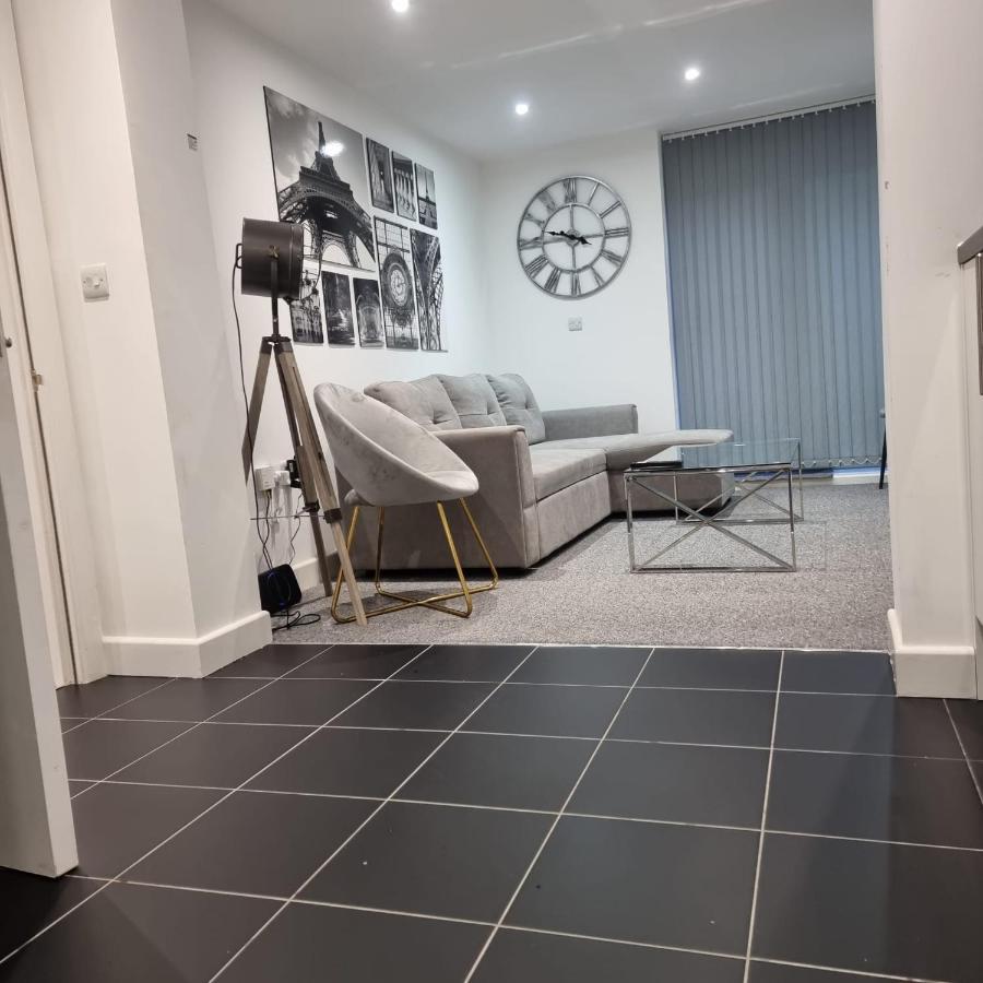 Classic 2 Bed Apartment In Oldkent Road London Exterior foto