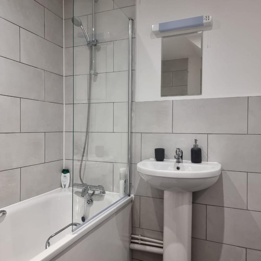 Classic 2 Bed Apartment In Oldkent Road London Exterior foto