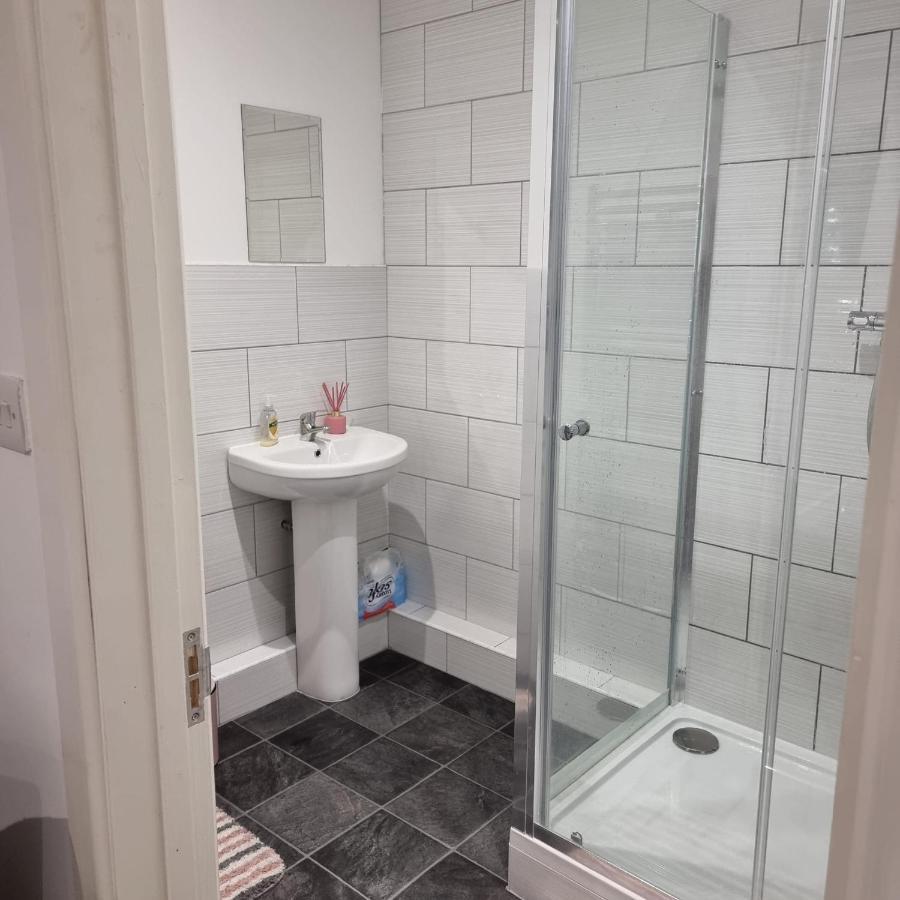 Classic 2 Bed Apartment In Oldkent Road London Exterior foto