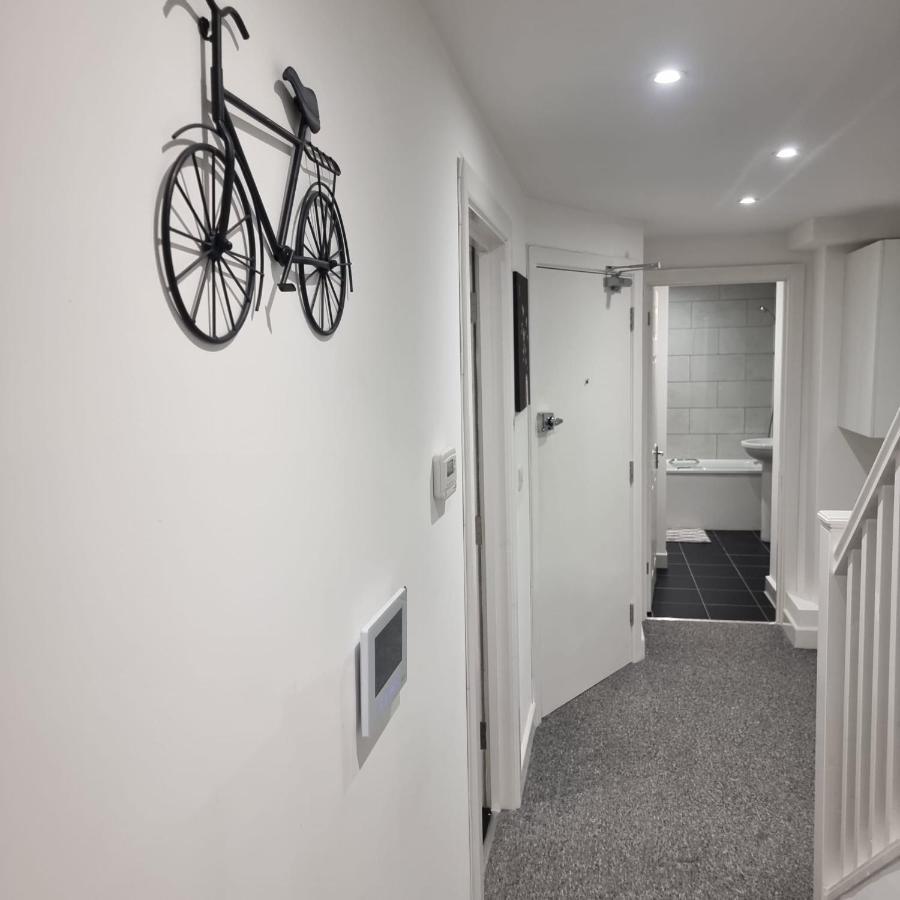 Classic 2 Bed Apartment In Oldkent Road London Exterior foto
