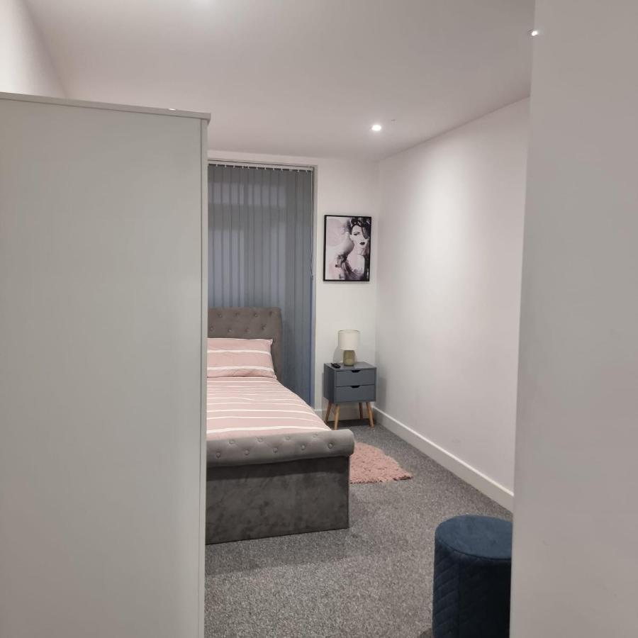 Classic 2 Bed Apartment In Oldkent Road London Exterior foto