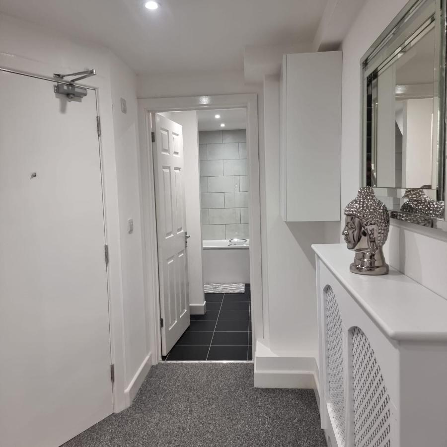 Classic 2 Bed Apartment In Oldkent Road London Exterior foto